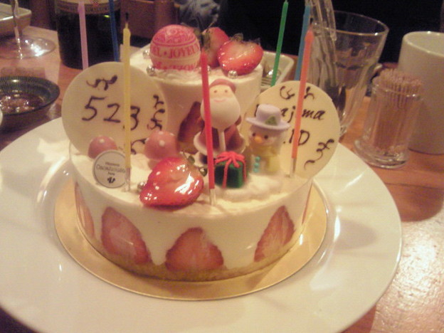 昨日のお誕生日ケーキは中目黒カカオエット パリの２段ケーキ めち Trang Chia Sẻ ảnh Photozou