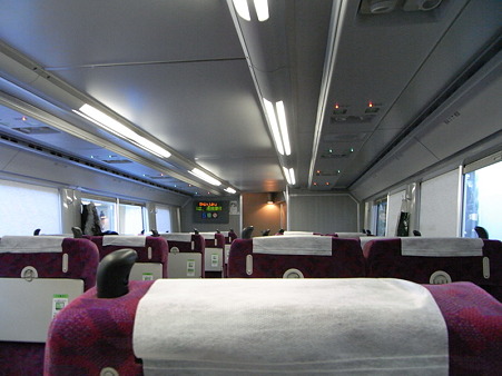 E231系湘南新宿ライングリーン車1Fの車内