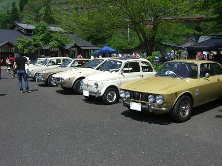 ベージュ