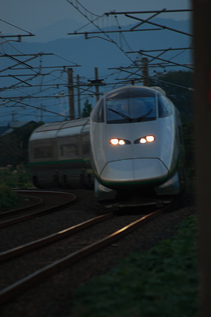 Ｅ３系２０００番台　かみのやま温泉駅付近高松踏切