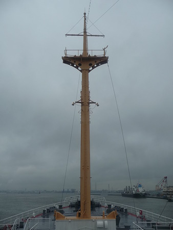 100428-氷川丸 甲板面・艦橋 (19)