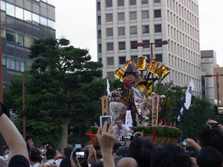 03 追い山当日 博多祇園山笠 東流 舁き山 意凛々而傾剛直 (いはりんりんとしてごうちょくにかぶく)2012年 写真画像7