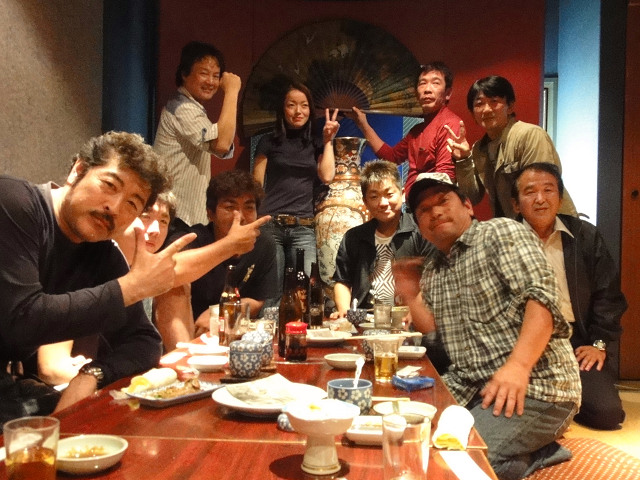 ビール瓶が三脚代わりです