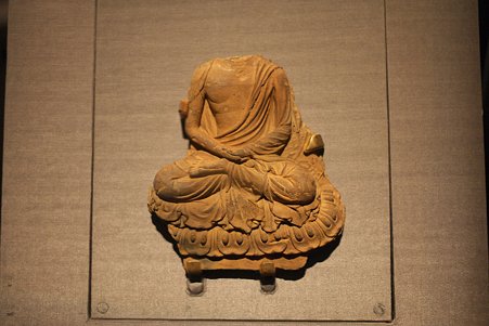 2010.11.15 東京国立博物館 仏像の道-インドから日本へ せん仏如来坐像 明日香村