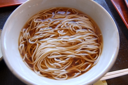 かけそば(10割そば)750円
