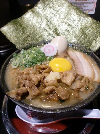 特製肉玉そば 950円
