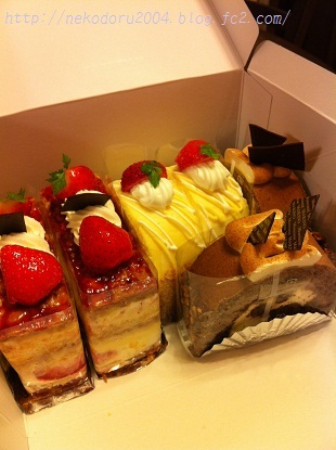 結婚記念日ケーキ